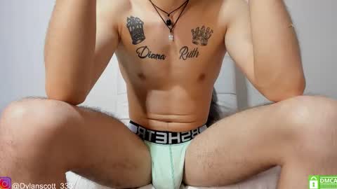 dylanscott_106 online show from December 1, 8:12 pm