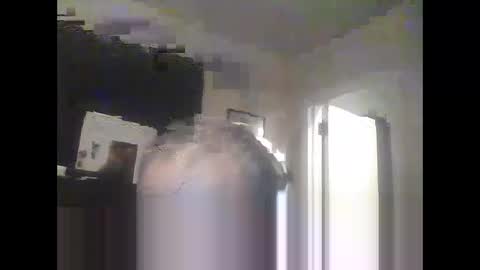 Snapshot of easye4015 chatting on December 22, 10:38 am Easye online show from December 22, 10:38 am