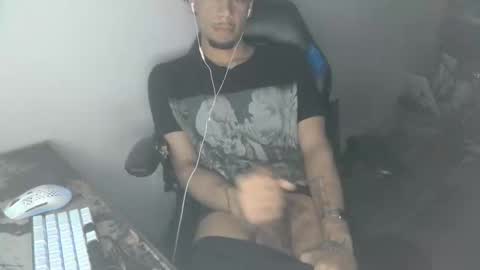 eater4902 online show from April 11, 9:29 pm