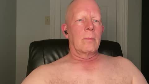 Snapshot of eddygl1968 chatting on October 23, 2:48 am Eddy online show from October 23, 2:48 am