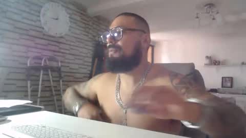 Snapshot of edgarram83 chatting on October 29, 6:44 pm edgarram83 online show from October 29, 6:44 pm