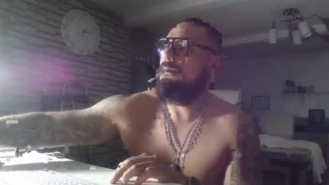 Snapshot of edgarram83 chatting on October 21, 7:11 am edgarram83 online show from October 21, 7:11 am