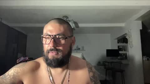 Snapshot of edgarram83 chatting on February 12, 8:27 am edgarram83 online show from February 12, 8:27 am