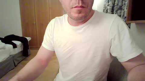 Snapshot of edginghandjober chatting on January 10, 6:42 am Edginghandjober online show from January 10, 6:42 am