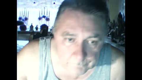 Snapshot of edje59a chatting on December 17, 7:40 am Eddy online show from December 17, 7:40 am