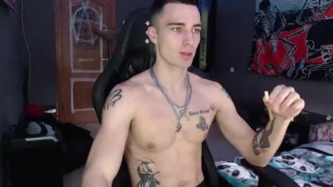 Snapshot of eduard_loveee chatting on October 16, 9:39 am Eduar online show from October 16, 9:39 am