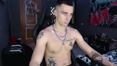 Snapshot of eduard_loveee chatting on October 10, 11:26 am Eduar online show from October 10, 11:26 am