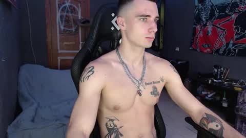 Snapshot of eduard_loveee chatting on September 21, 7:30 am Eduar online show from September 21, 7:30 am