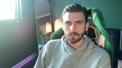 Eric online show from December 18, 11:51 pm