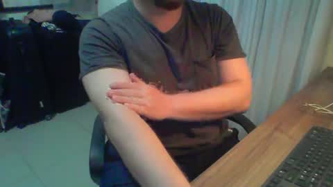 Snapshot of ekudemic chatting on January 22, 1:42 am Juan Pablo M online show from January 22, 1:42 am