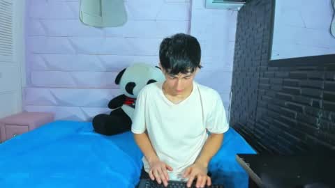 Elan Giralon online show from November 25, 10:56 pm