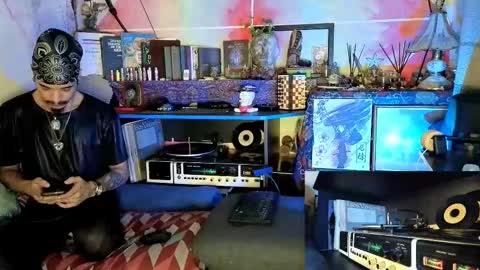 Snapshot of eleazar_blake chatting on October 13, 3:34 am Sir Eleazar online show from October 13, 3:34 am