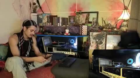 Snapshot of eleazar_blake chatting on October 15, 6:54 am Sir Eleazar online show from October 15, 6:54 am