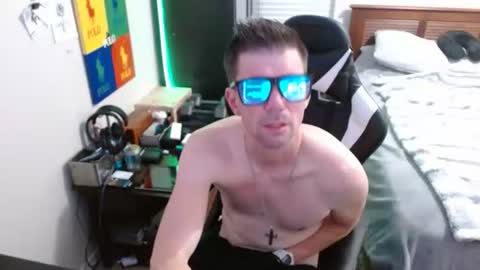 Walker online show from November 26, 11:30 pm