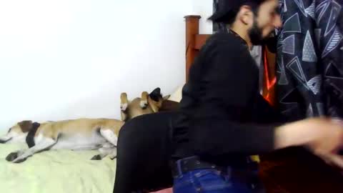 elflaco_6969 online show from December 21, 6:10 am