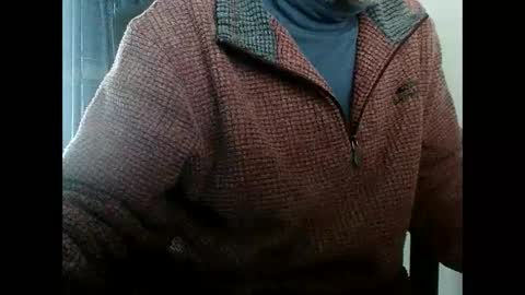 Snapshot of elfyonee chatting on February 8, 8:42 am elfyonee online show from February 8, 8:42 am