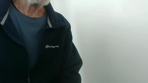 Snapshot of elfyonee chatting on November 1, 11:03 am elfyonee online show from November 1, 11:03 am