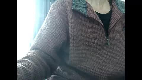 Snapshot of elfyonee chatting on December 19, 10:02 am elfyonee online show from December 19, 10:02 am