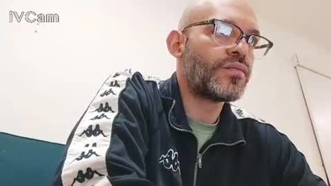 Snapshot of elgrande85 chatting on December 31, 2:03 pm elgrande85 online show from December 31, 2:03 pm