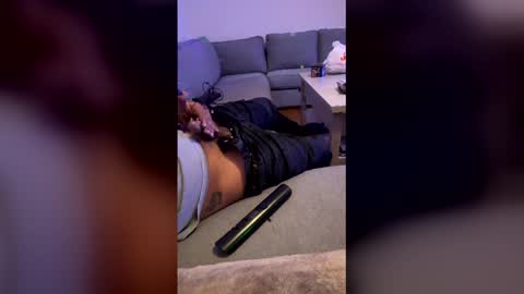 eliaselias19 online show from May 11, 3:19 am