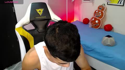 Snapshot of elii_797 chatting on October 17, 8:24 pm bby-santy online show from October 17, 8:24 pm