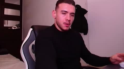 ElijahThorne online show from December 22, 8:11 am