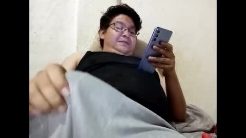 Snapshot of elimposstor chatting on October 5, 12:58 am elimposstor online show from October 5, 12:58 am