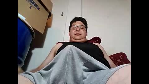 Snapshot of elimposstor chatting on December 22, 12:07 am elimposstor online show from December 22, 12:07 am