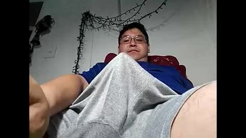 Snapshot of elimposstor chatting on December 2, 3:01 pm elimposstor online show from December 2, 3:01 pm