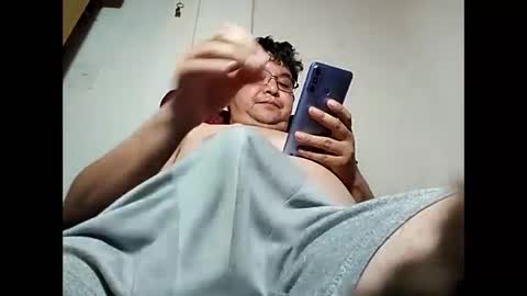 Snapshot of elimposstor chatting on January 15, 10:35 pm elimposstor online show from January 15, 10:35 pm