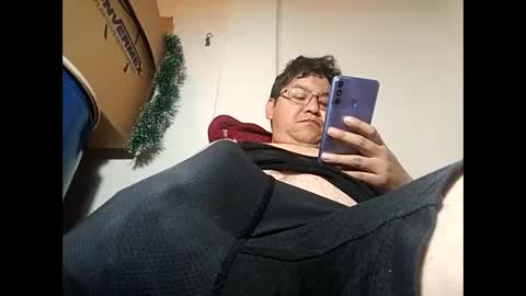 Snapshot of elimposstor chatting on December 27, 11:28 am elimposstor online show from December 27, 11:28 am