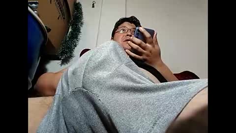 Snapshot of elimposstor chatting on January 4, 4:54 pm elimposstor online show from January 4, 4:54 pm