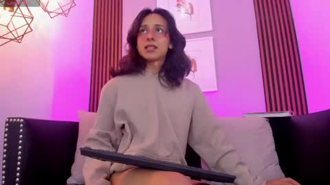 Elisa Sue online show from May 16, 3:48 am