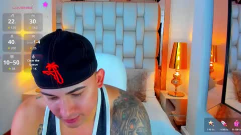 Snapshot of elliott_veelez chatting on September 15, 8:54 pm E L L I O T    V E L E Z online show from September 15, 8:54 pm