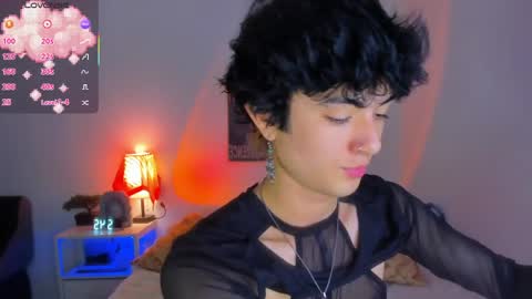 elliotvolkov online show from May 19, 4:41 am