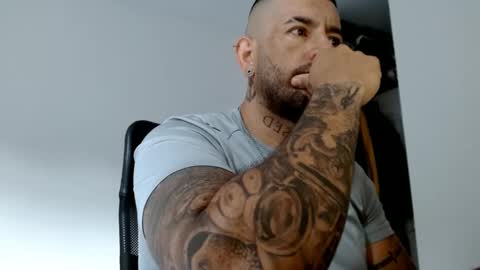 Snapshot of elosocazador chatting on January 21, 12:02 pm elosocazador online show from January 21, 12:02 pm