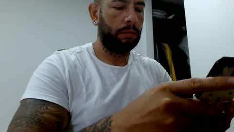 Snapshot of elosocazador chatting on February 17, 11:55 am elosocazador online show from February 17, 11:55 am