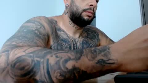 Snapshot of elosocazador chatting on February 15, 12:22 pm elosocazador online show from February 15, 12:22 pm