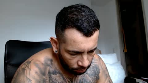 Snapshot of elosocazador chatting on December 21, 2:37 pm elosocazador online show from December 21, 2:37 pm