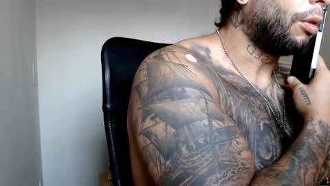 Snapshot of elosocazador chatting on December 11, 12:27 pm elosocazador online show from December 11, 12:27 pm