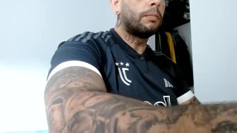 Snapshot of elosocazador chatting on January 22, 12:17 pm elosocazador online show from January 22, 12:17 pm