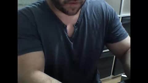 Snapshot of elpeladilla chatting on January 25, 1:54 am kooltech online show from January 25, 1:54 am