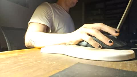 elriclust online show from April 24, 10:23 pm