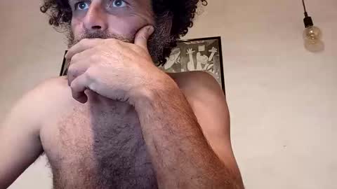 elyjahoye online show from March 24, 10:35 pm