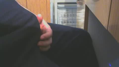 engin_83 online show from December 13, 8:59 pm