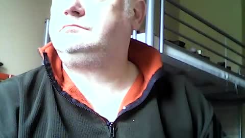 englishguysurrey online show from June 15, 7:44 am
