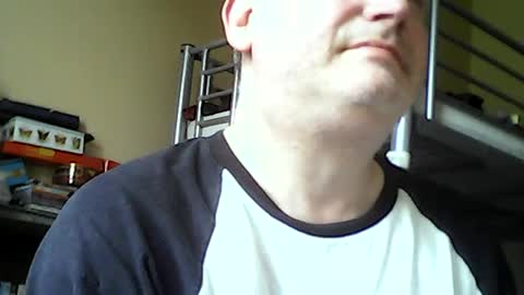 englishguysurrey online show from June 19, 1:49 pm