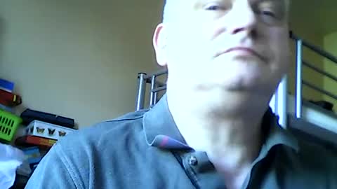 englishguysurrey online show from June 21, 7:14 am