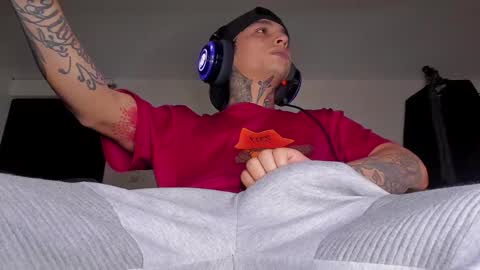 enjoymycock99 online show from December 18, 4:20 am