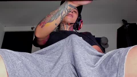 enjoymycock99 online show from December 9, 6:55 am